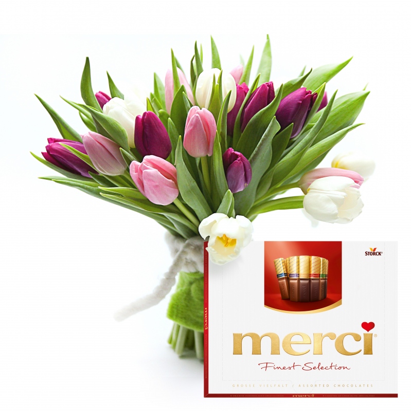 Bukiet skomponowany z 15 kolorowych tulipanów wraz z czekoladkami Merci - 15 kolorowych tulipanów z czekoladkami