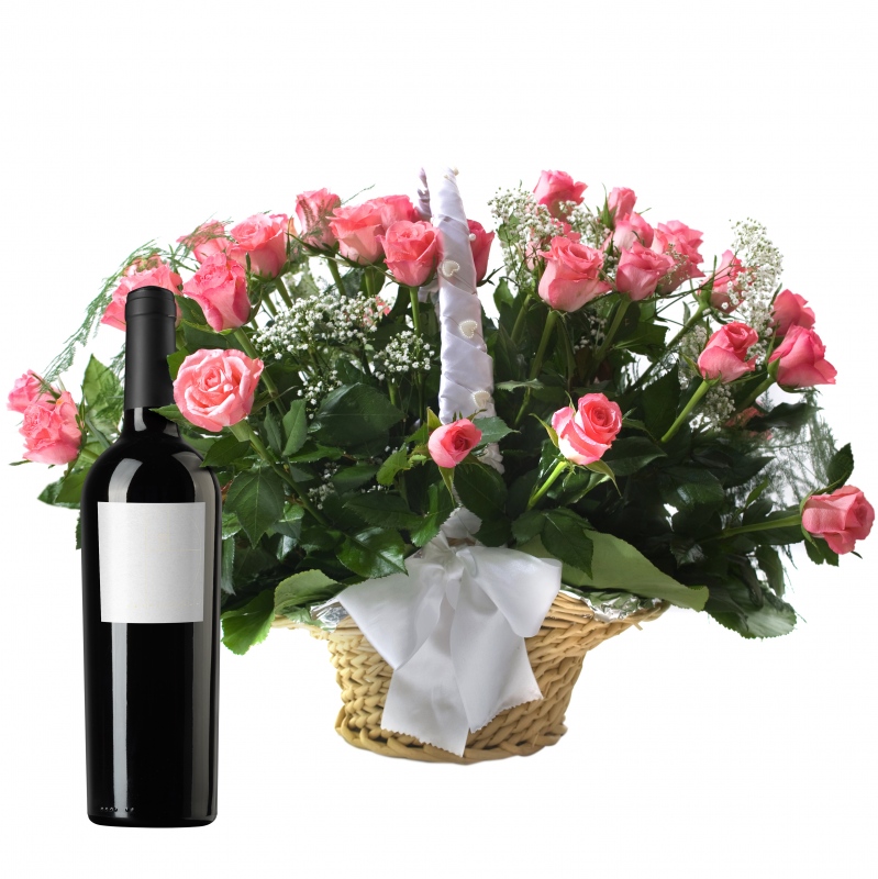 Kompozycja przygotowana z różowych róż w koszu wraz z czerwonym winem - Kosz Róż z winem